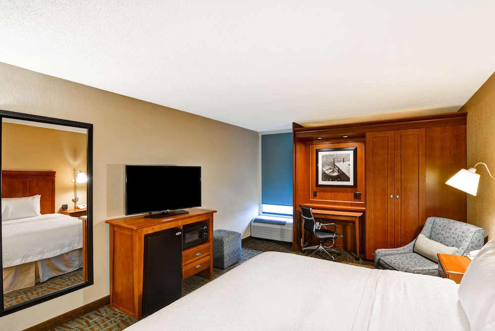 Hampton Inn Hendersonville - photo 12