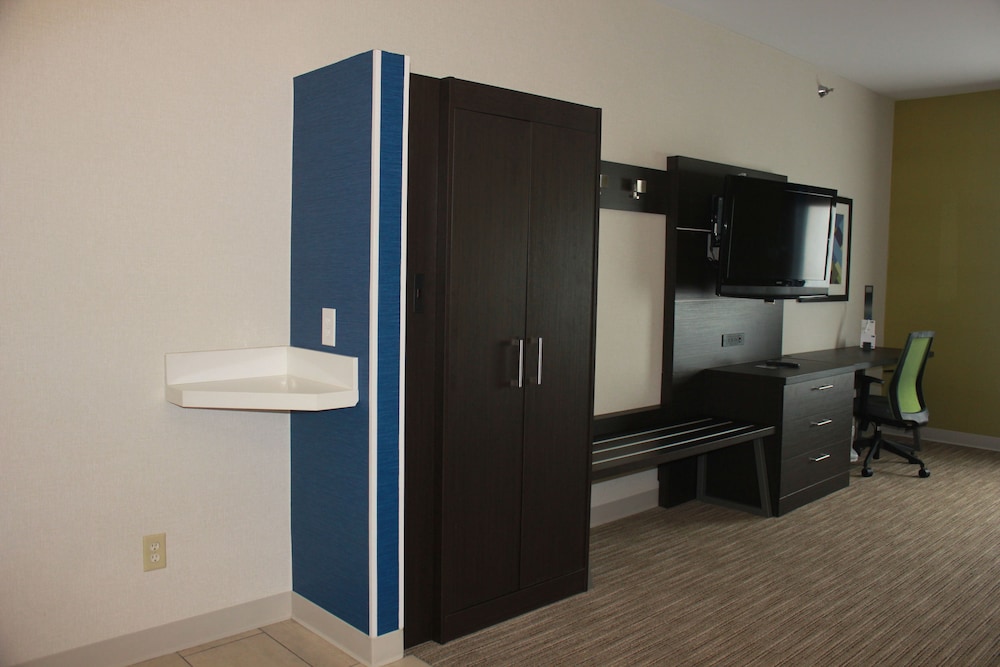 Holiday Inn Express Corydon by IHG - photo 23