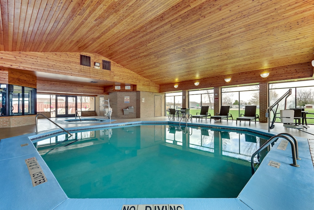 Holiday Inn Express Hotel & Suites Bad Axe by IHG - photo 40