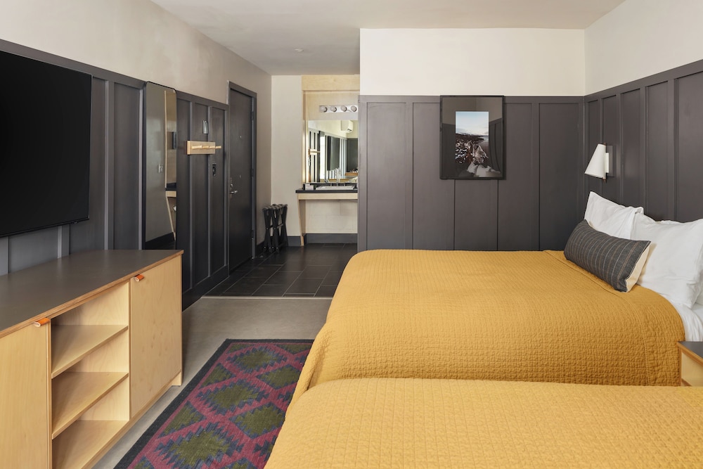 The Coachman Hotel - photo 14