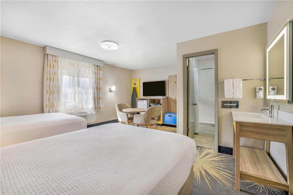 Days Inn by Wyndham Cortez - photo 17