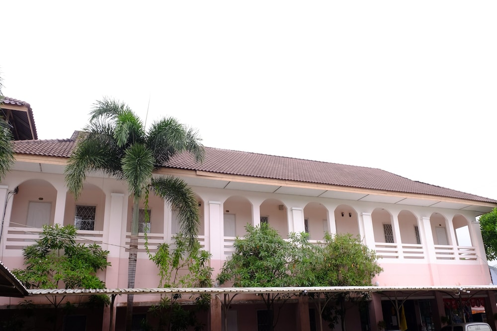 Bansuannamdee in Pluak Daeng, Thailand