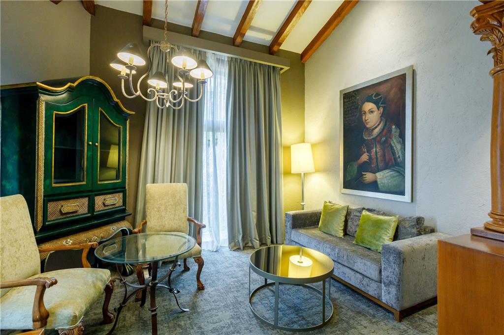 Grand Class Suite king view