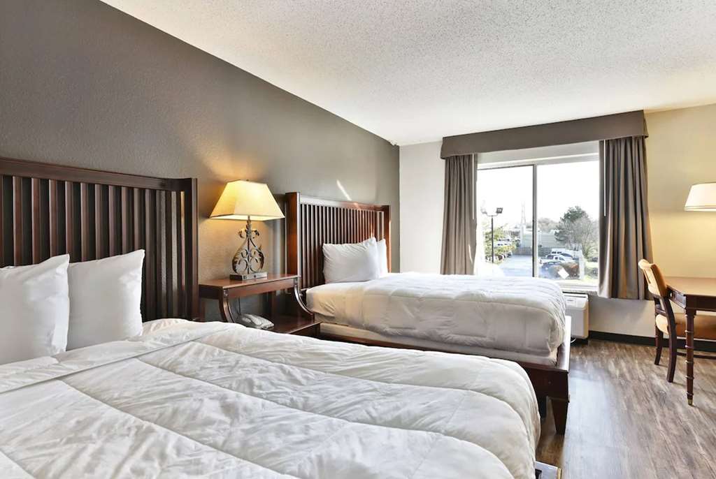 Baymont Inn and Suites by Wyndham Columbus Near OSU - photo 78