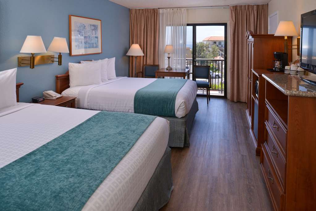 Edgewater Inn And Suites - photo 9