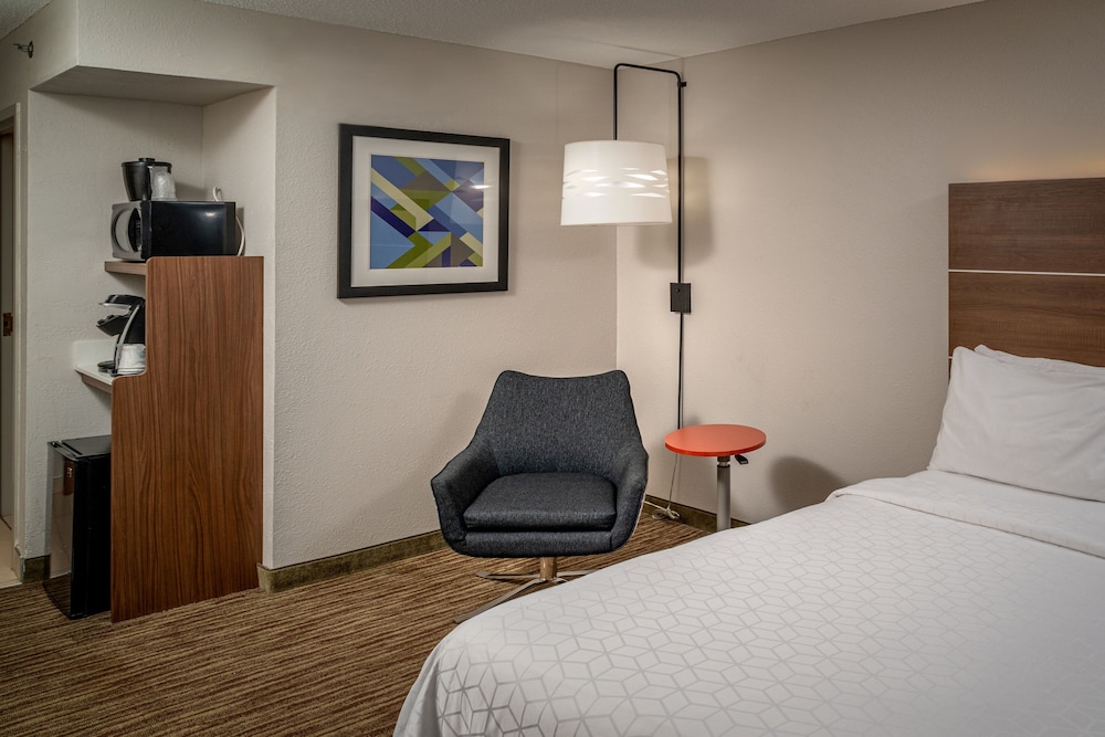 Holiday Inn Express Hotel & Suites Pikeville by IHG - photo 17