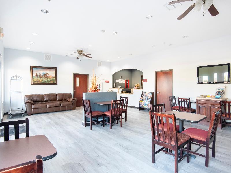OYO Townhouse Clute Lake Jackson - photo 82