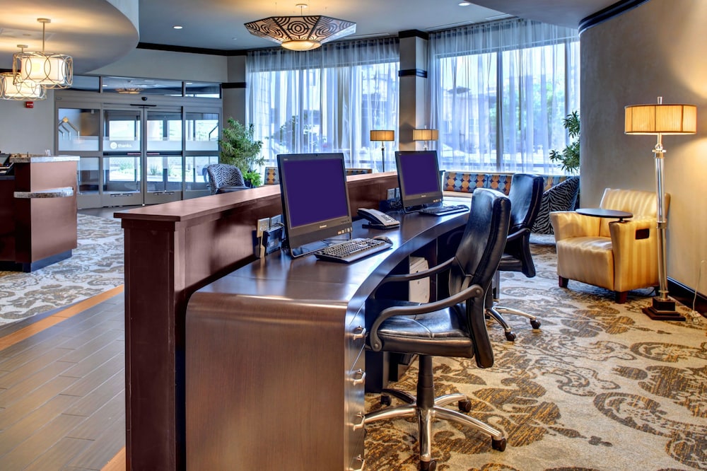 Hampton Inn & Suites Baton Rouge Downtown - photo 40