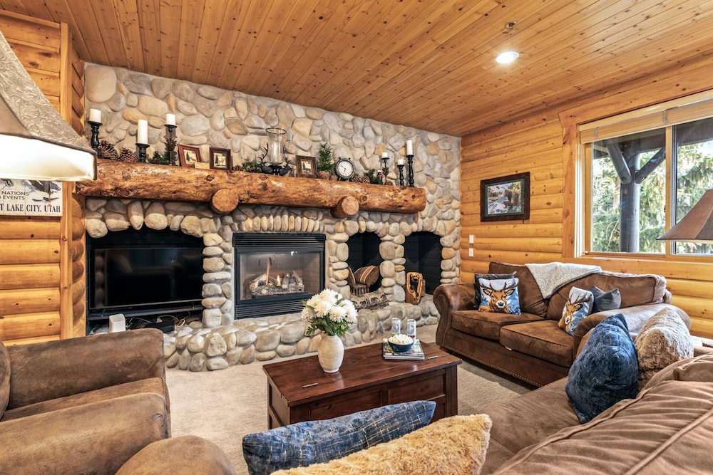 Black Bear Lodge Bbl 351 By Kbm — 4-Star Luxury Hotel in Bridgeport, United States
