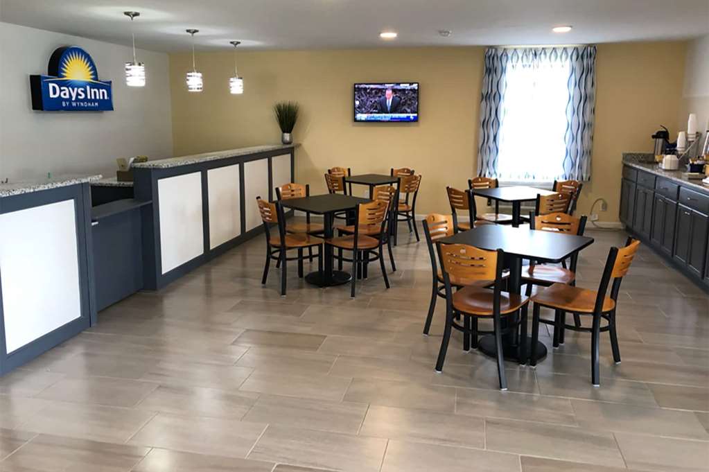 Days Inn by Wyndham Cape Carteret near Emerald Isle - photo 2