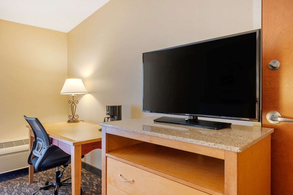 Clarion Inn Ormond Beach at Destination Daytona - photo 27