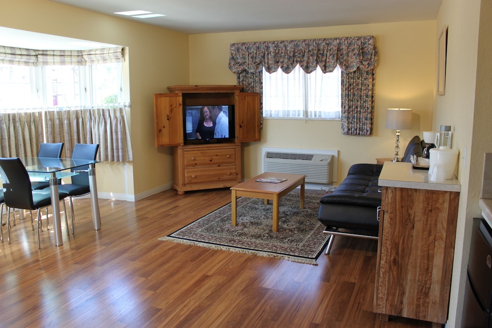 Solvang Inn and Cottages - photo 4