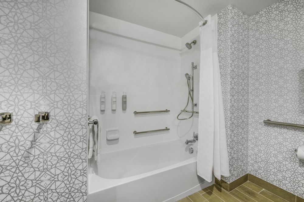 Hampton Inn & Suites by Hilton Decatur - photo 33
