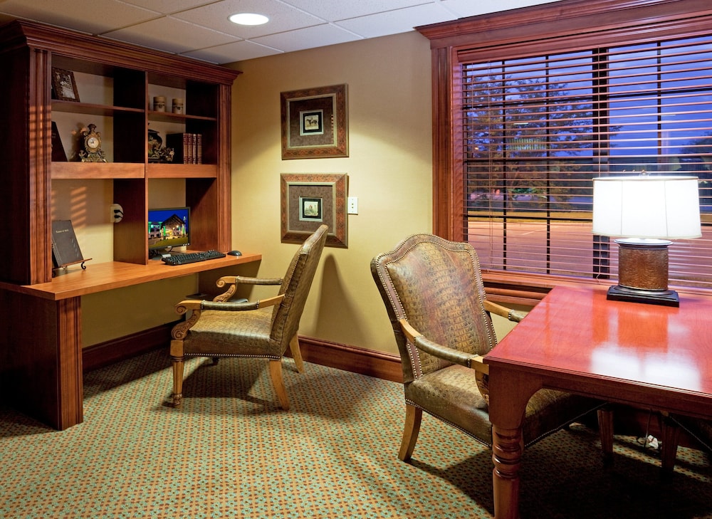 Holiday Inn Hotel & Suites Minneapolis Lakeville by IHG - photo 32
