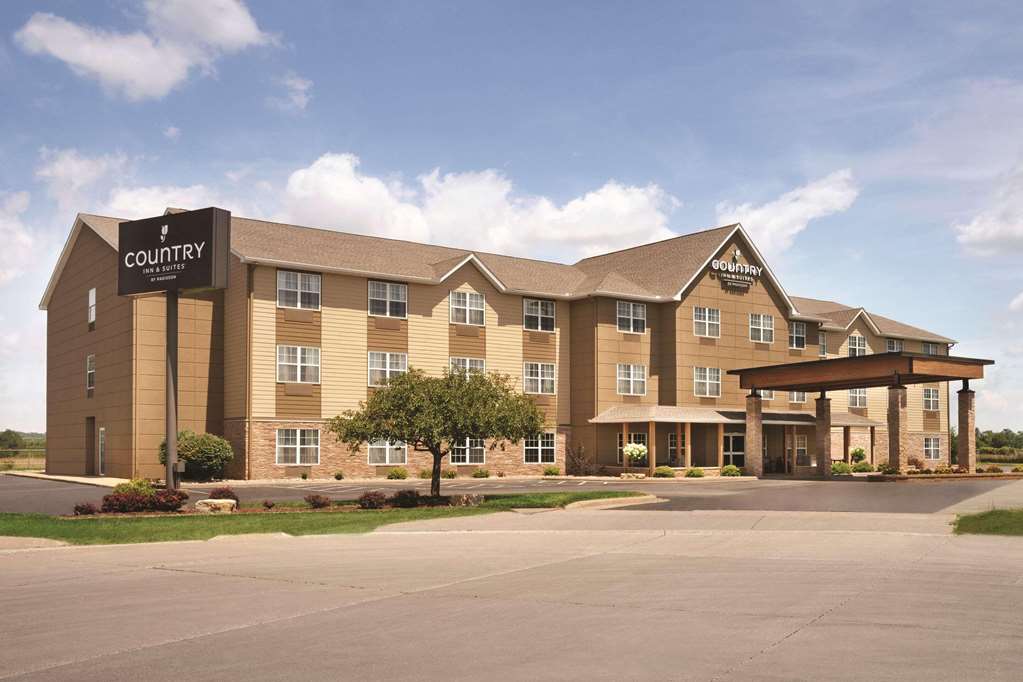 Country Inn & Suites by Radisson Moline Airport IL - featured photo