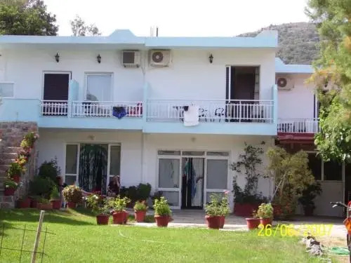 Nikos & Anna Rooms in Agios Vasileios, Greece