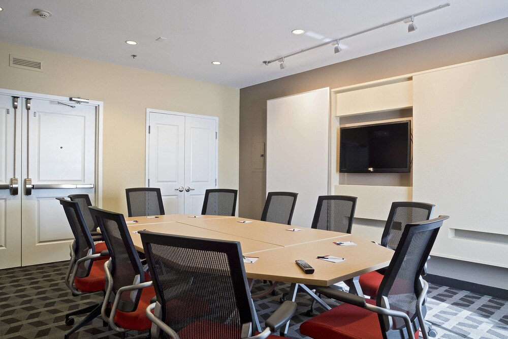 TownePlace Suites by Marriott Dodge City - photo 23