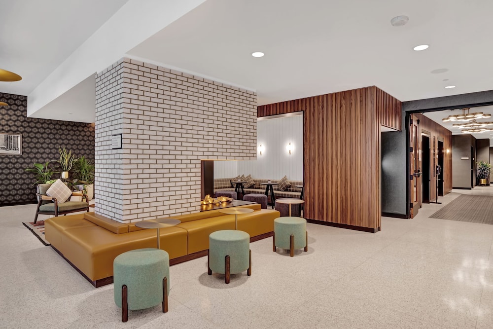 Hotel Indigo Minneapolis Downtown an IHG Hotel - photo 2