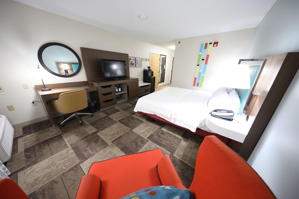Hampton Inn Hutchinson - photo 20