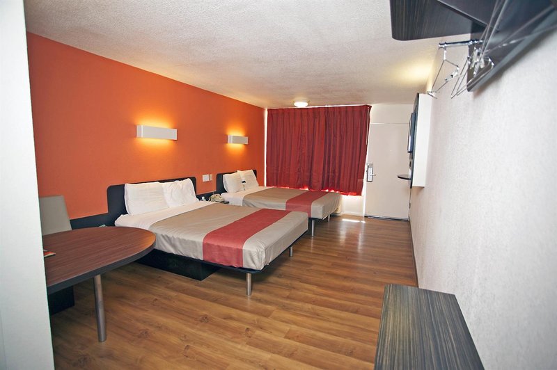 Motel 6 Van Buren - photo 9