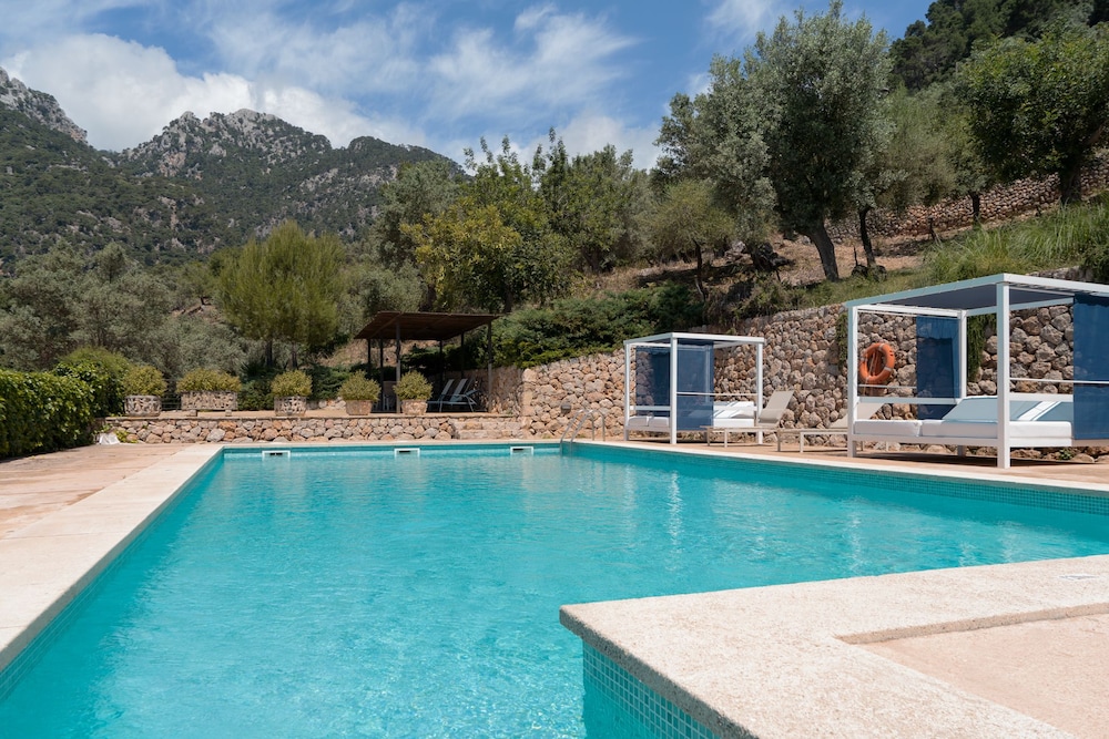 Alfabia Nou Agroturismo — 4-Star Luxury Hotel in Bunyola, Spain