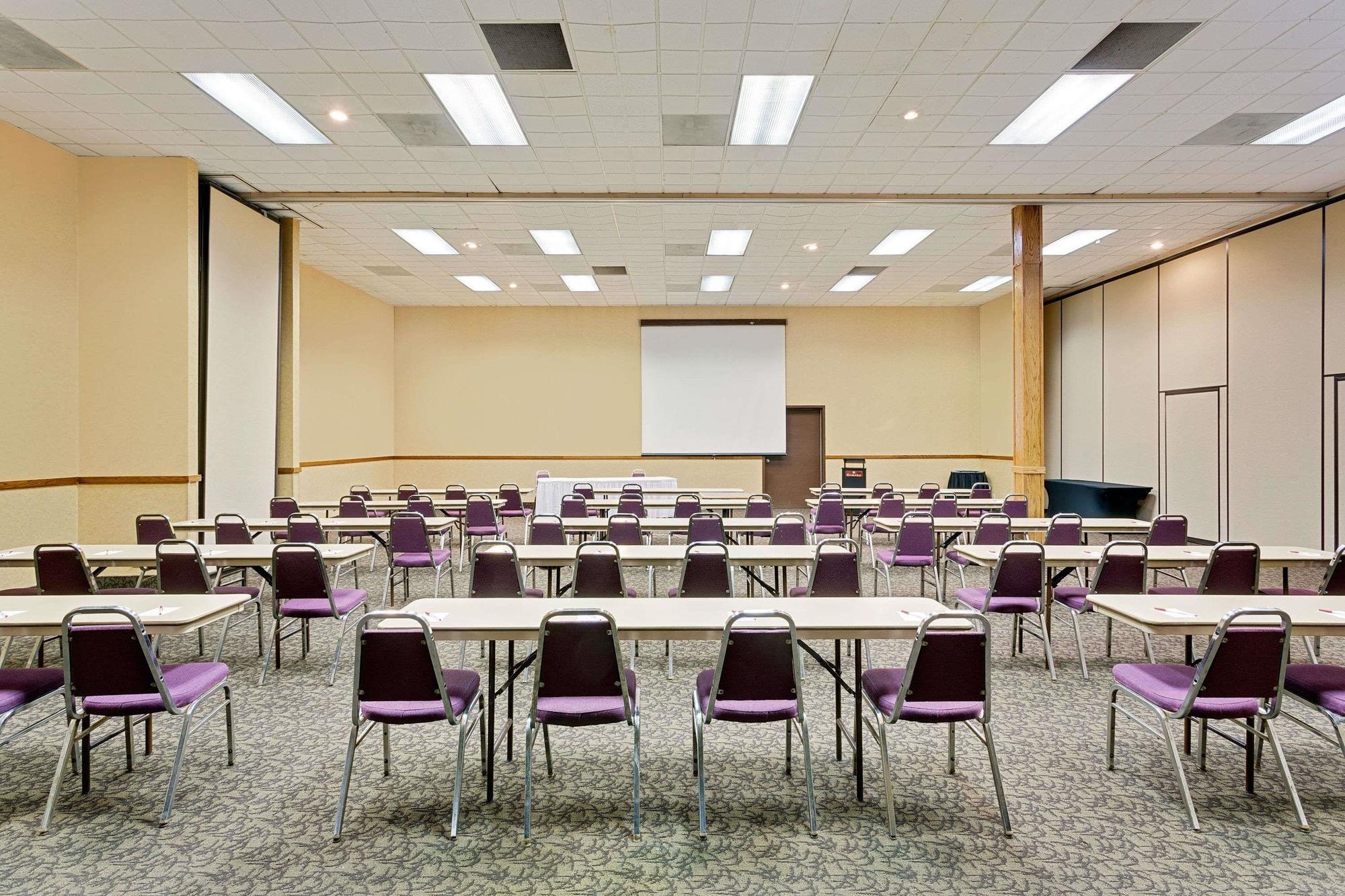 Ramada Mitchell Hotel and Conference Center - photo 9