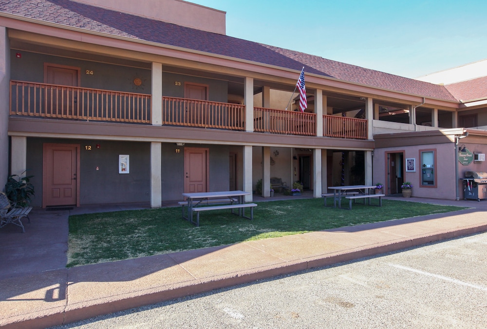 Beaver Creek Inn - photo 56