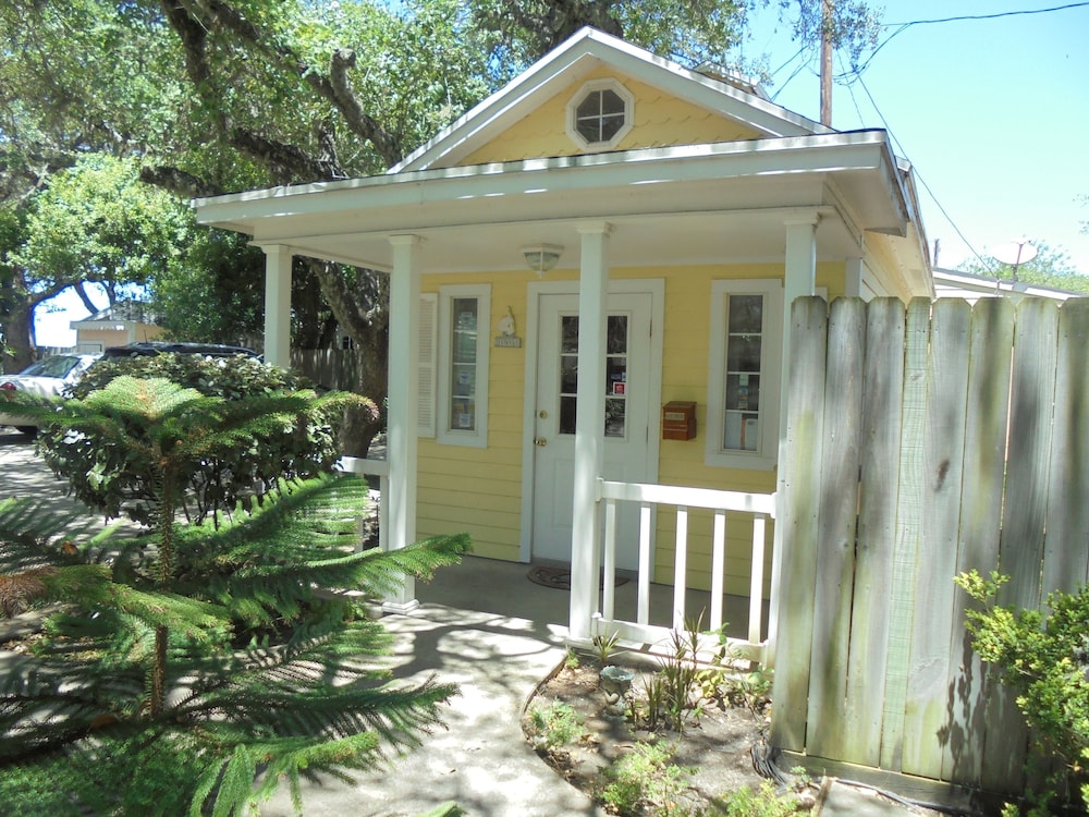 Pelican Bay Resort - photo 4