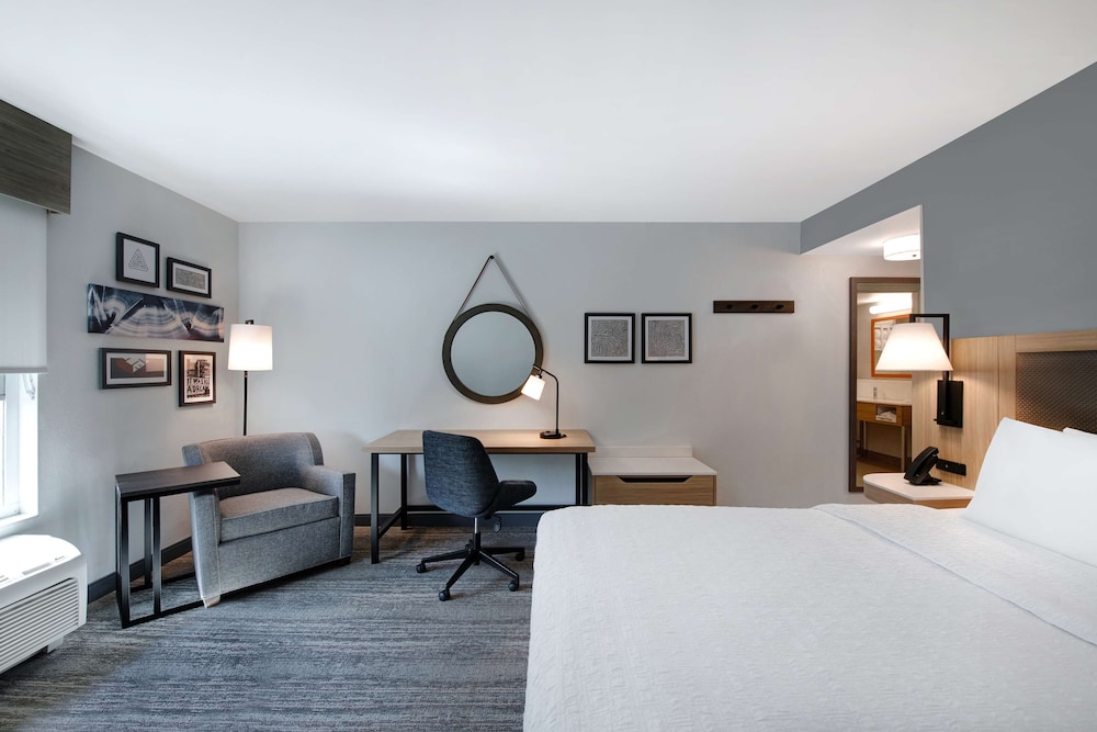 Hampton Inn Anderson Alliance Business Park - photo 12