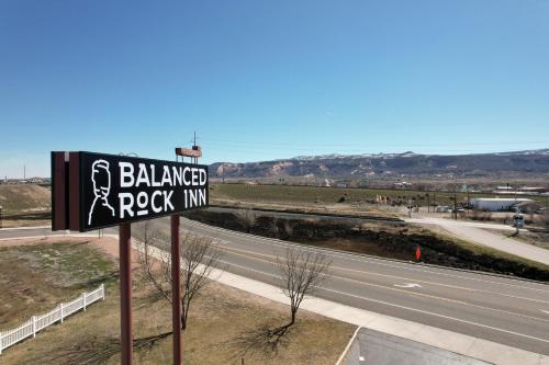 Balanced Rock Inn - photo 14