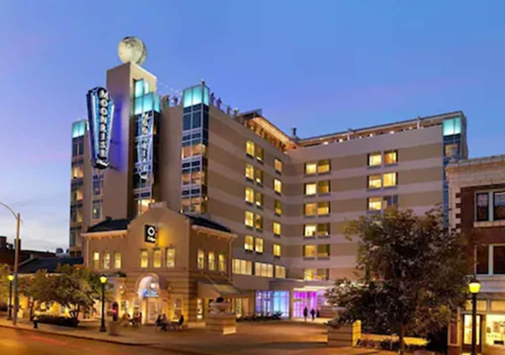 Moonrise Hotel - featured photo