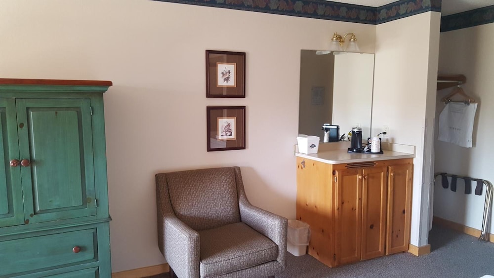 Flat Creek Lodge - photo 23