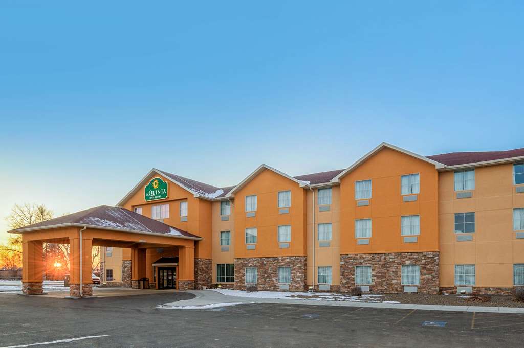 La Quinta Inn & Suites by Wyndham Glendive - featured photo