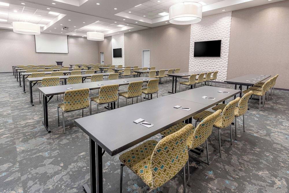 Aloft Jacksonville Tapestry Park - photo 34