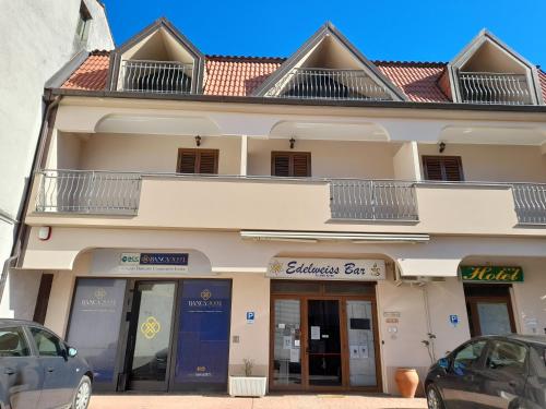 Hotel Edelweiss - last minute hotel in Laino Borgo