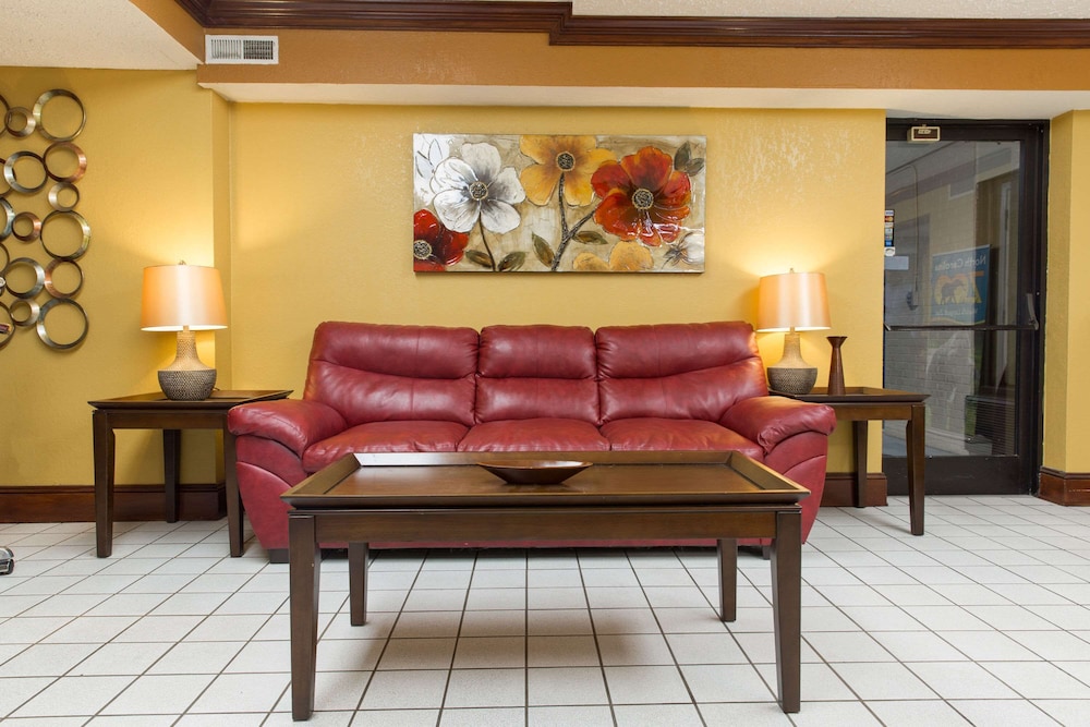 Rodeway Inn High Point Archdale - photo 2
