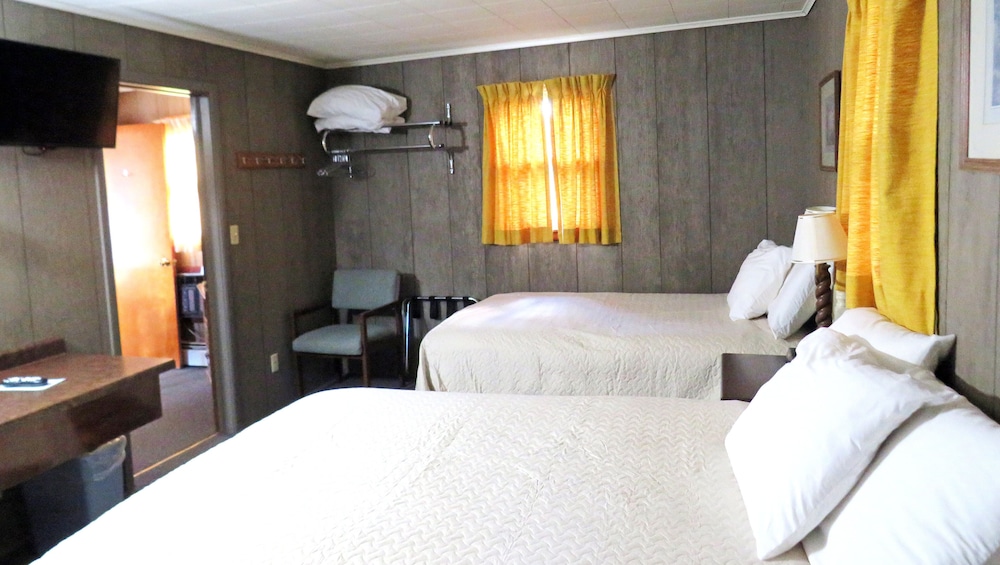 Indianhead Ironwood Motel - photo 12