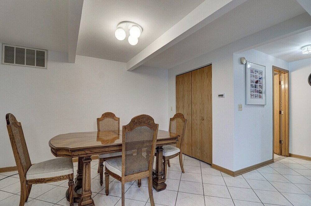 Getaway Near ORD With Great Local Amenities - photo 8