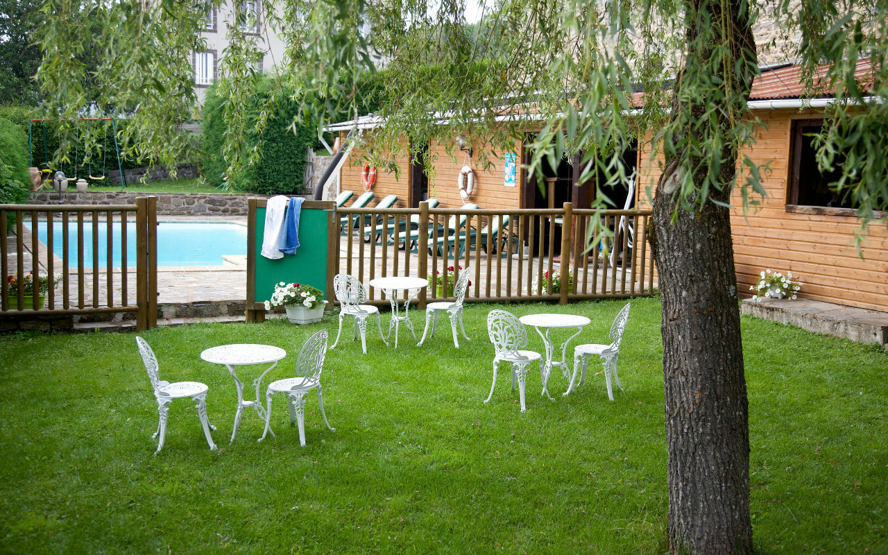 Hôtel Au Petit Breuil pet-friendly hotel La Courtine