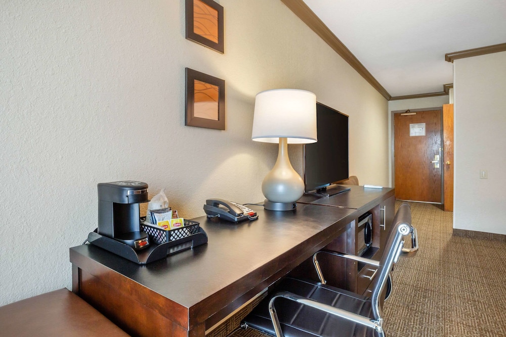Comfort Inn Castro Valley - photo 22