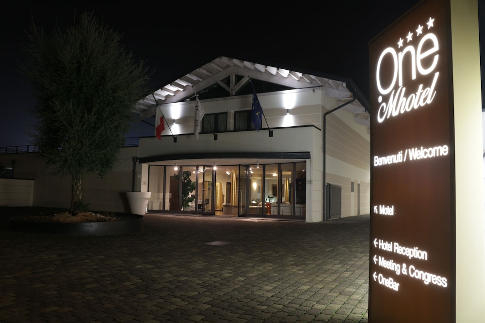 OneMhotel — 4-Star Luxury Hotel in San Paolo, Italy
