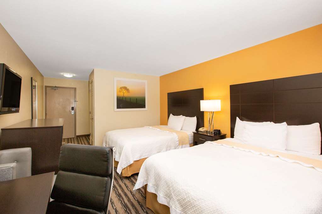 La Quinta Inn by Wyndham Lincoln Nebraska - photo 40