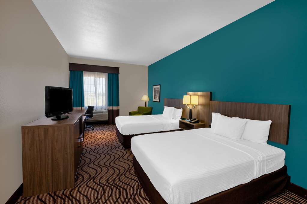 La Quinta Inn & Suites by Wyndham Midland North - photo 11