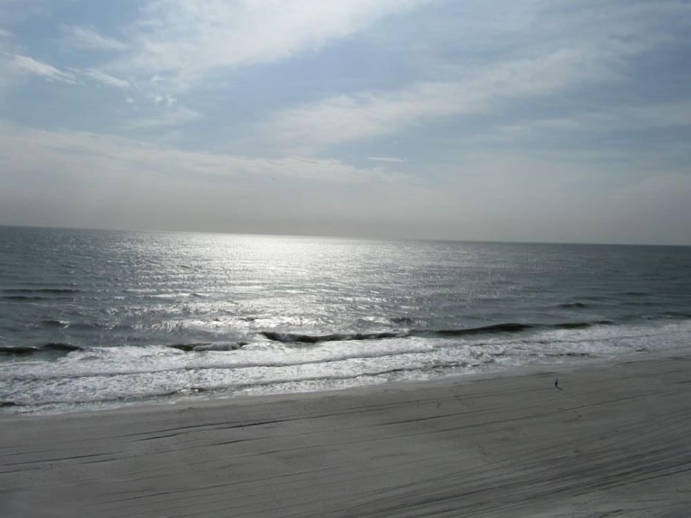 Gulf Tower 8b 2 Bedroom Condo by RedAwning - photo 40