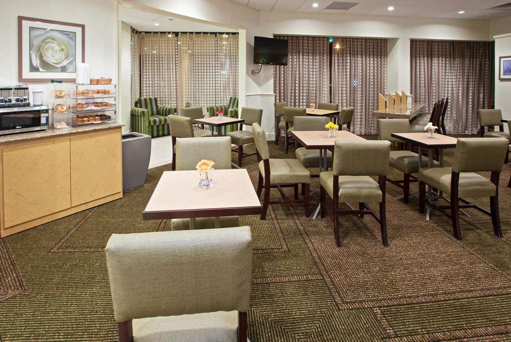 La Quinta Inn & Suites by Wyndham Nashville Airport Opryland - photo 66