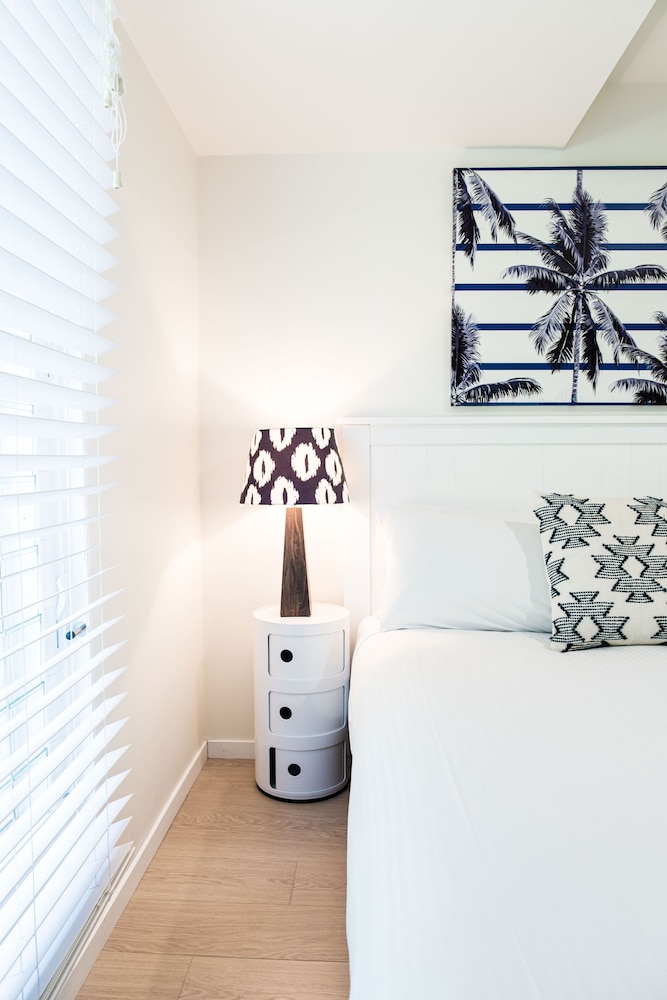 Pura Vida — 4-Star Luxury Hotel in Noosaville, Australia