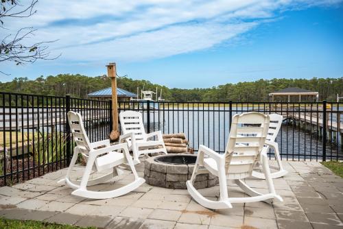 Waterway Haven by Oak Island Accommodations - photo 18