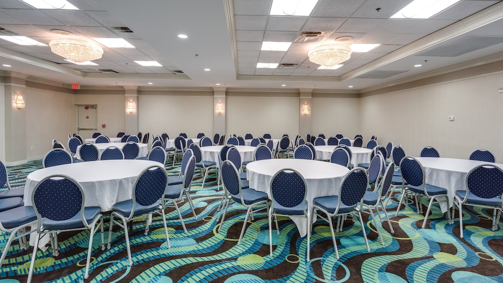 Holiday Inn Express Washington DC SW Springfield - photo 34