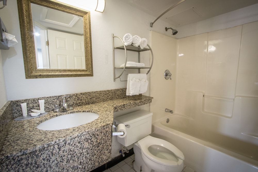 Envi Boutique Hotel Henderson Evansville South - photo 77