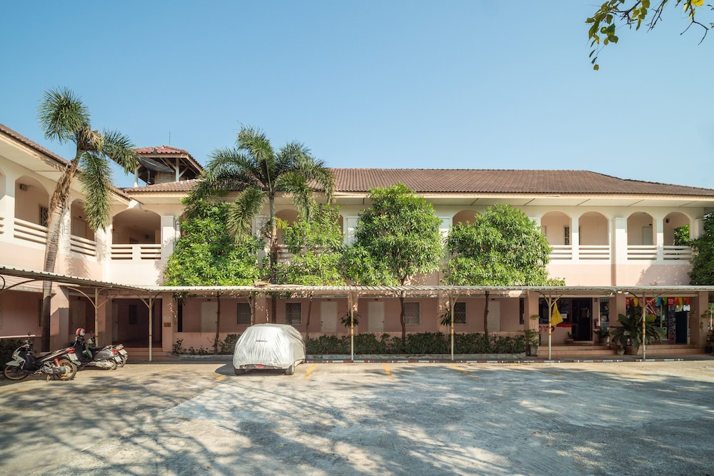 Oyo 678 9’S Born in Ban Chang, Thailand